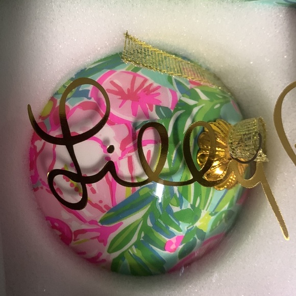 Lilly Pulitzer Christmas ornaments it in a gift box. - Picture 3 of 4